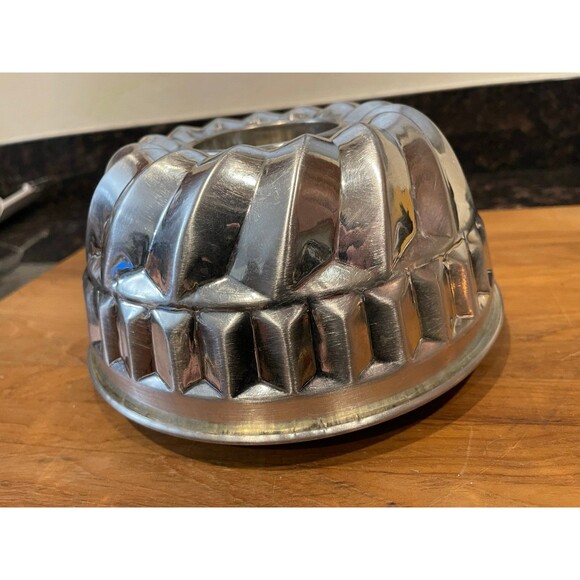 Vintage Kaiser Bundt Pan Jello Mold - Picture 9 of 9